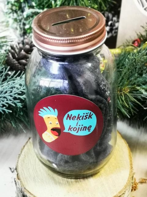 Kojinės taupyklėje "Nekišk į kojinę"