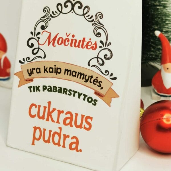 Rankų darbo žvakė trikampė Močiutės yra kaip mamytės